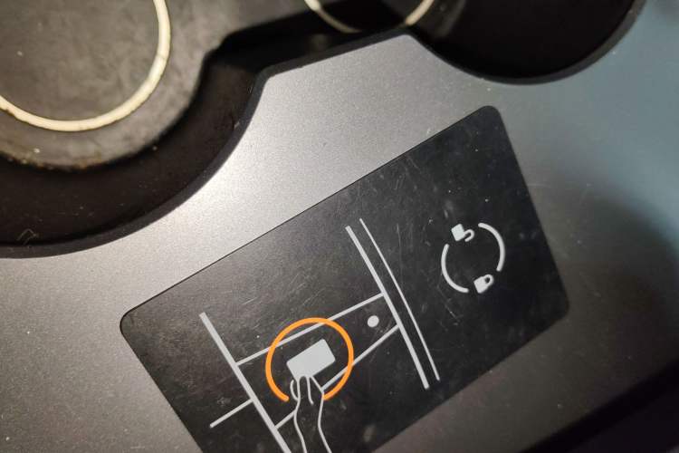 Used Tesla Model Y 2022 Long-Range All-Wheel-Drive Version