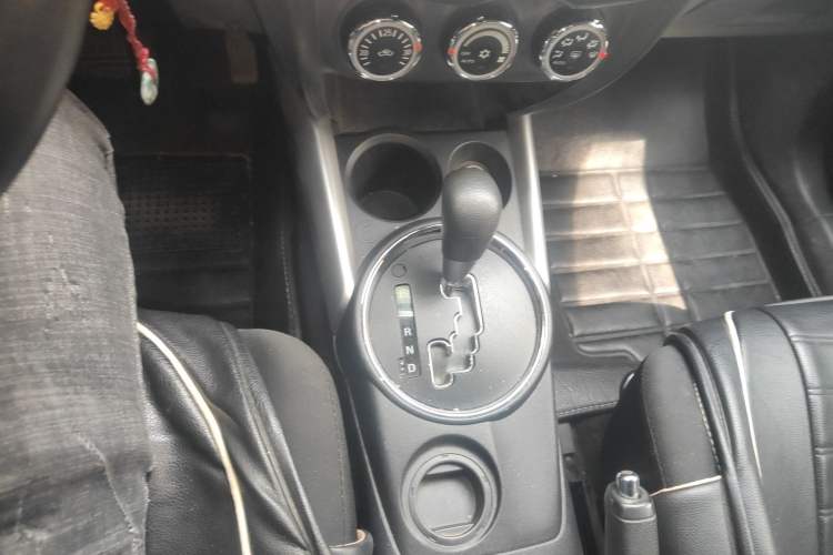 Used Mitsubishi ASX 2013 2.0L CVT Two-Wheel Drive Elite Edition Gear Lever