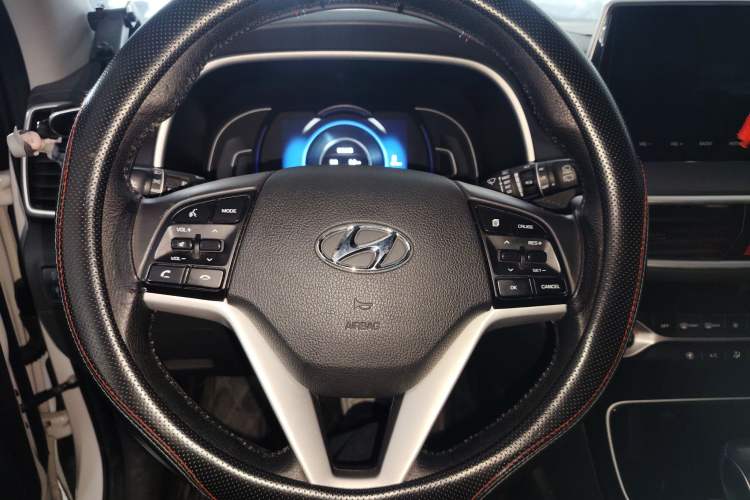 Used Hyundai Tucson 2019 280TGDi Dual-Clutch Two-Wheel Drive Fashion Edition China VI Standard
