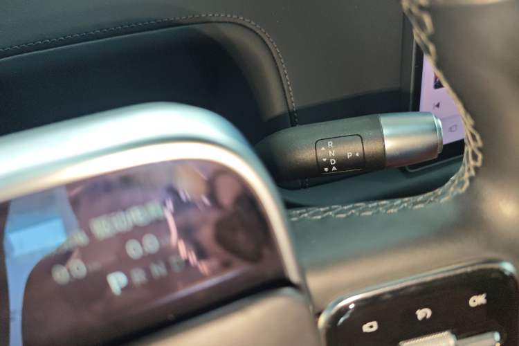 Used Li Auto L8 2023 Pro Model
