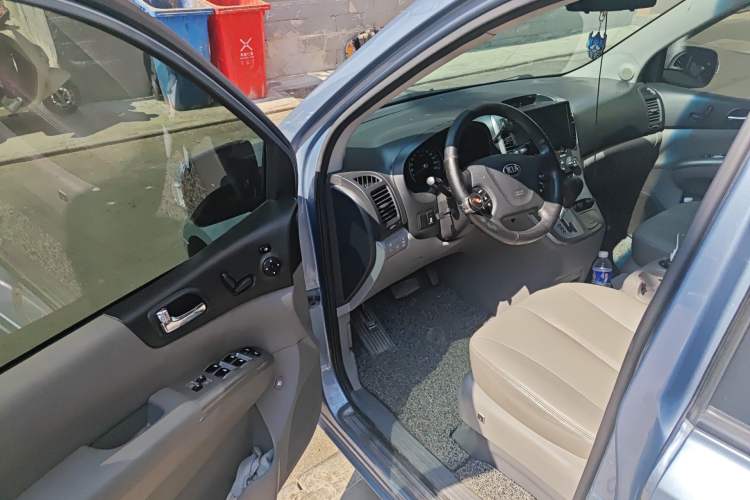 Used Kia VQ 2011 2.7 Comfort Edition Driver Seat