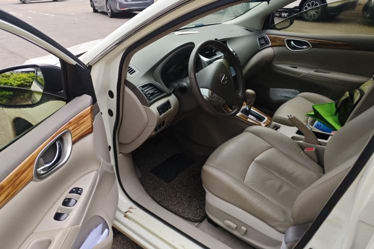 Used Nissan Sylphy 2014 1.6XV CVT Deluxe Edition
