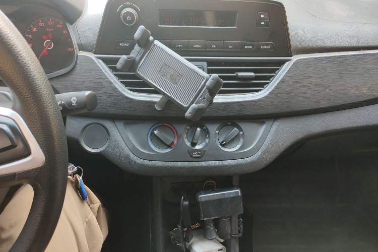 Used Baojun 310 2016 1.2L manual Comfort trim level