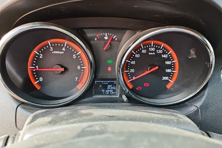 Used Cowin C3R 2015 1.5L Manual Gold Diamond Edition