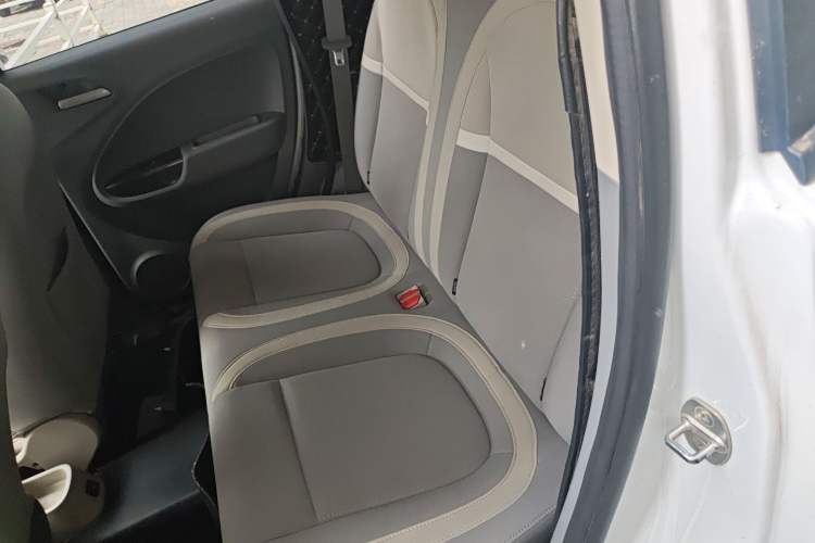 Used ORA White Cat 2020 305 km Luxury Version Left Rear Seat