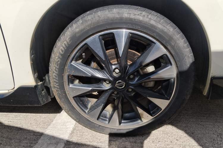 Used Nissan Lannia 2020 1.6L CVT Smart Connect Smart Cool Edition Right Front Wheel Hub