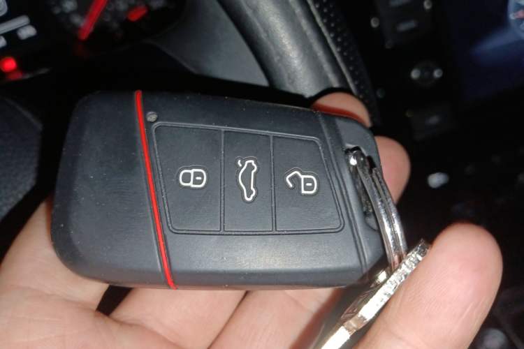 Used Volkswagen Magotan 2018 330TSI DSG Luxury Model Vehicle Key