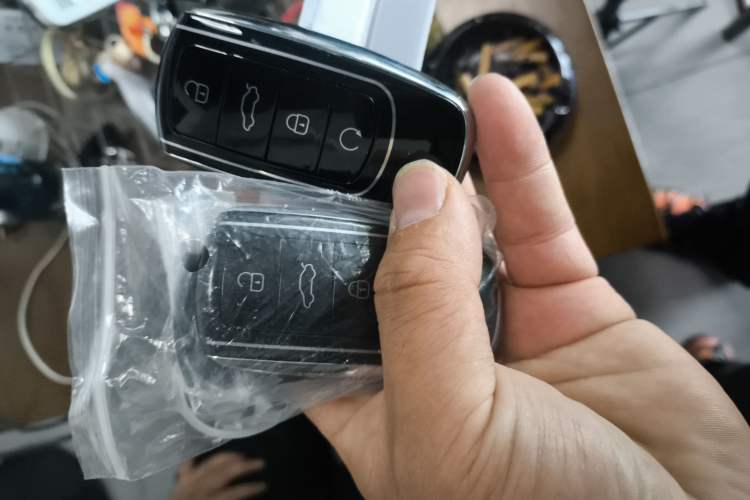 Used Chery Tiggo 8 L 2024 2.0T Two-Wheel Drive Prestige Version 5 Seats