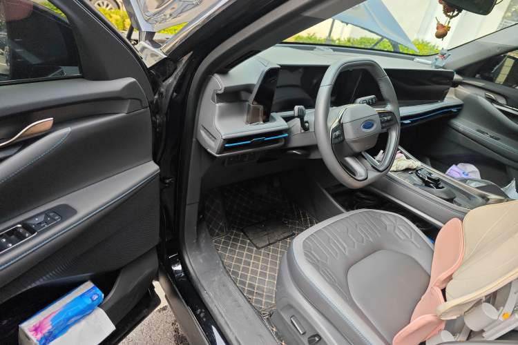 Used Ford Edge 2023 Ford Explorer L 2.0T EcoBoost Two-Wheel Drive 7-Seater Luxury Model