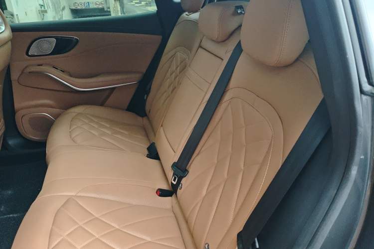 Used Rising R7 2023 Long-Lasting Screen King Edition Left Rear Seat