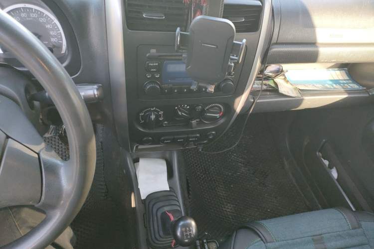 Used Suzuki Jimny 2015 1.3 MT JLX Audio And AC Panel