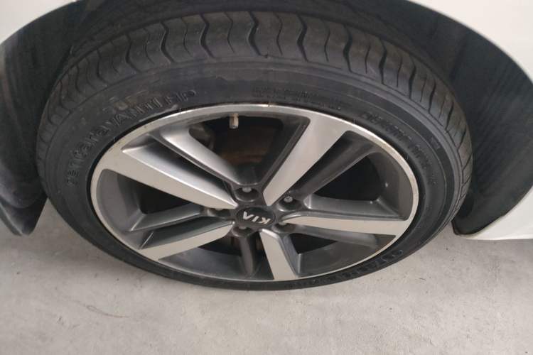 Used Kia K3 2017 1.6L Automatic 15th Anniversary Special Edition GLS Exterior 5