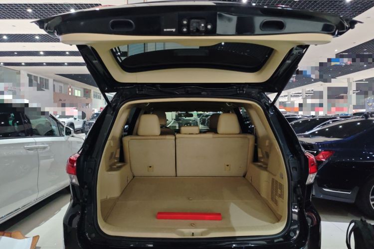 Used Toyota Highlander 2018 2.0T Two-Wheel Drive Elite Edition 5 Seats Emission Standard China V
