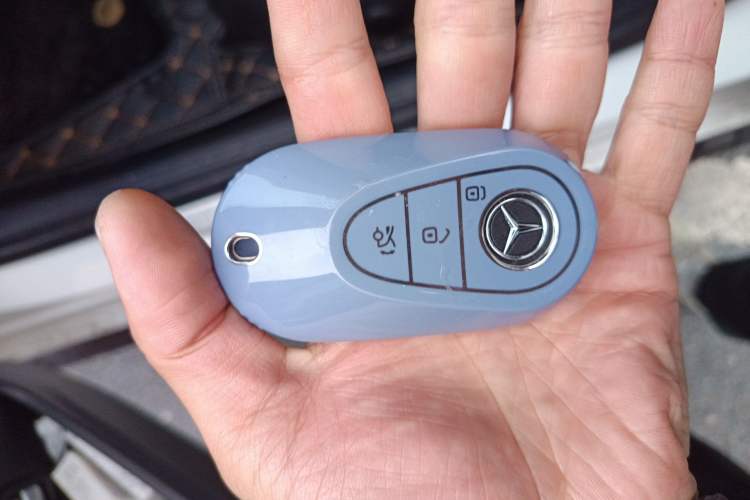 Used Mercedes-Benz C-Class 2023 C 260 L Bright Night Sports Edition Vehicle Key