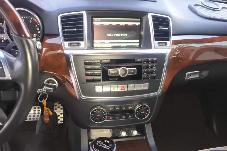 Used Mercedes-Benz M-Class 2014 ML 400 4MATIC Luxury Model