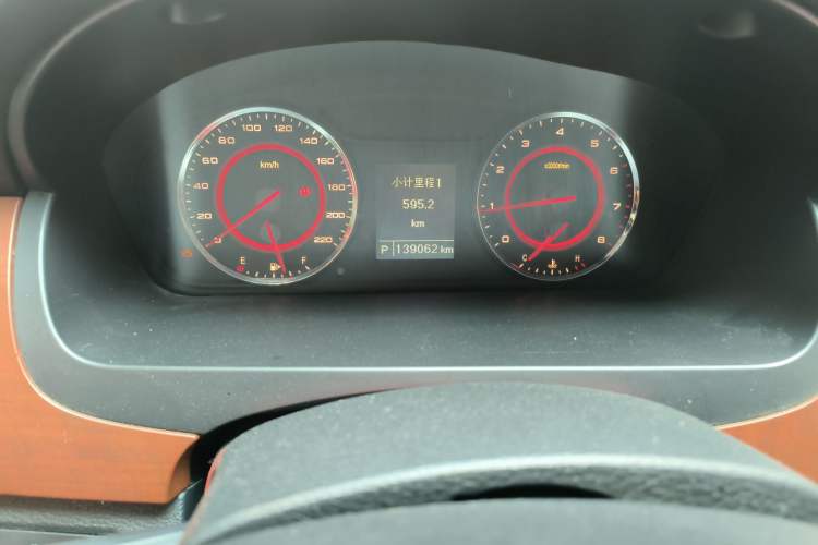 Used SAIC MAXUS G10 2016 2.0T Automatic Elite Edition