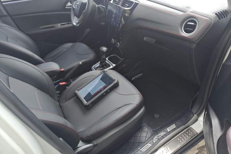 Used Brilliance V3 2016 1.5T Automatic Flagship Model Right Front Seat