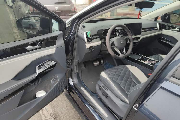 Used Volkswagen ID.6 CROZZ 2021 Long-Range PRO Edition Driver Seat