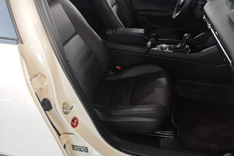 Used Mazda 3 Axela 2023 2.0L Automatic Zhiya Edition Right Front Seat