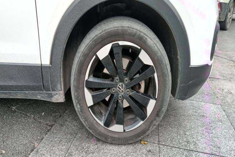 Used Volkswagen Tacqua 2020 1.5L Automatic Yue Right Front Wheel Hub