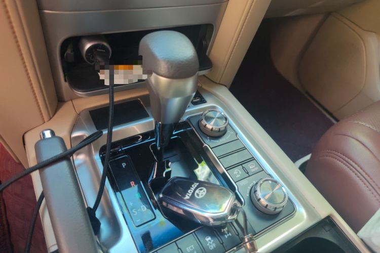 Used Toyota Land Cruiser 
