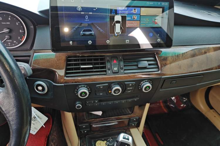 Used BMW 5 Series 2009 523Li Standard Model
