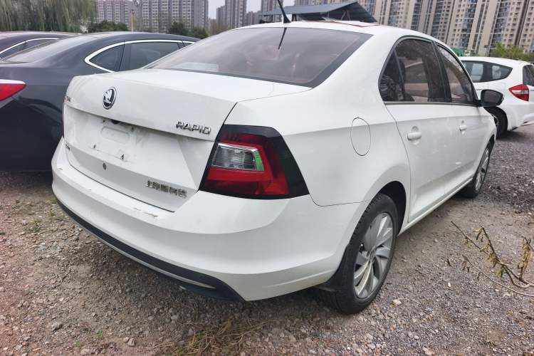 Used Skoda Rapid 2018 1.6L Automatic Comfort Edition Rear Right 45 Deg