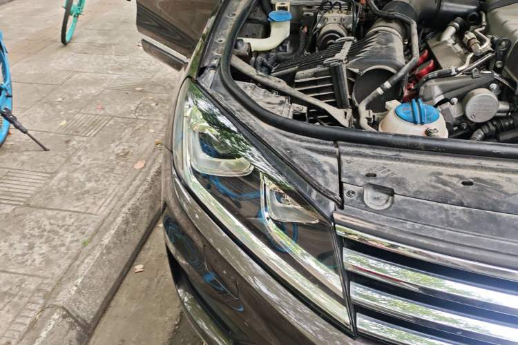 Used Volkswagen Touareg 2017 3.0 TSI Touareg Model Right Front Headlight