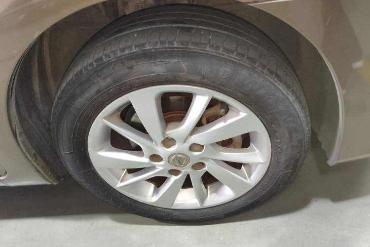 Used Nissan Sylphy 2012 1.8XL CVT Luxury Edition Right Front Wheel Hub