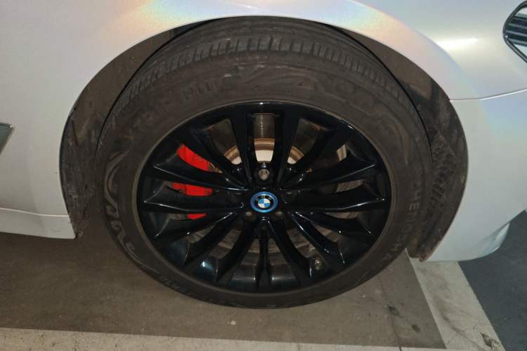 Used BMW 5 Series New Energy 2019 Updated Version 530Le Luxury Package Right Front Wheel Hub