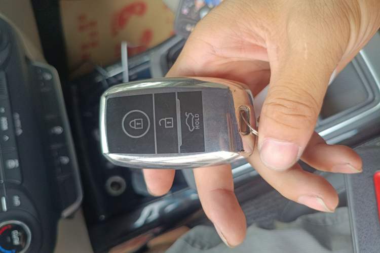 Used Kia Sorento 2015 Sorento L 2.4L Gasoline 4WD Elite Edition 5 Seats China IV Standard