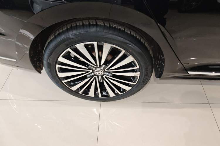 Used Volkswagen Passat 2019 330TSI Luxury Edition China VI Standard Exterior 5