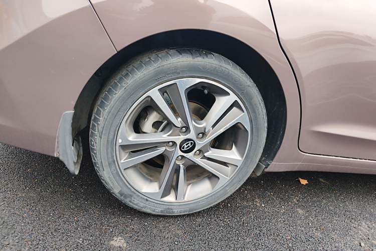 Used Hyundai Elantra (6th Generation / Lingdong) 2016 1.6L Automatic ZhiXuan – Elite Version Right Rear Wheel Hub