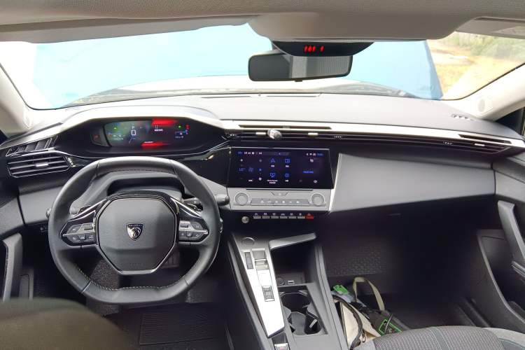 Used Peugeot 408X 2023 Active Version
