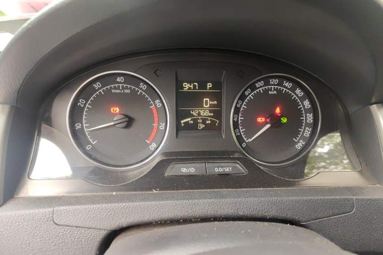 Used Skoda Rapid Spaceback 2014 1.6L Automatic Enjoyment Edition
