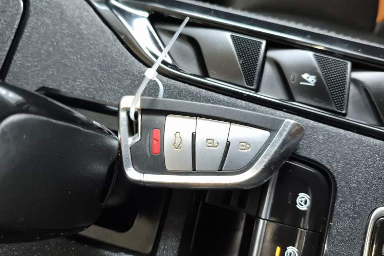 Used Bestune T77 2019 230 TID Automatic Prestige Version China V Emission Standard
