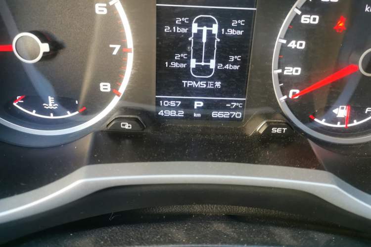 Used Geely Auto Emgrand X7 Sport 2018 1.8TD Automatic Two-Wheel Drive Zhiya Model