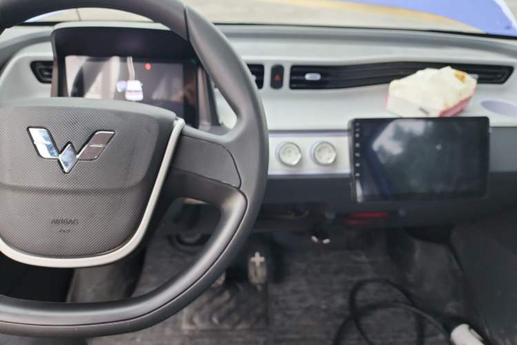 Used Wuling Hongguang MINIEV 2022 Macaron Colorful Edition Lithium-Ion Battery