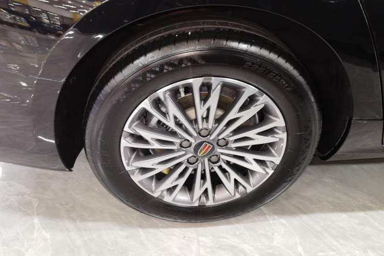 Used Hongqi H5 2025 1.5T DCT Qiyun 500 000th Unit Commemorative Edition Right Rear Wheel Hub