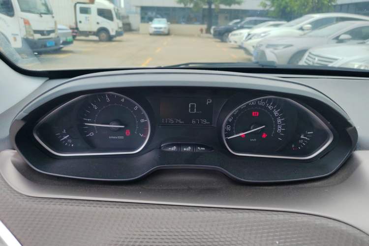 Used Peugeot 2008 2014 1.6L Automatic Fashion Edition