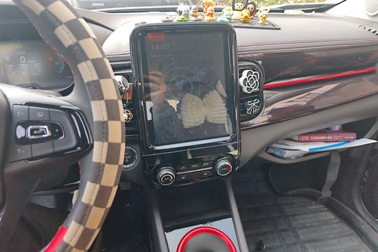 Used Chery Little Ant 2022 Sweet Pink Edition Full-Sugar Version Lithium Iron Phosphate 30 kW 301 km