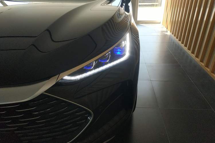 Used BYD Tang New Energy 2025 DM-i 115KM Prestige Model Left Front Headlight