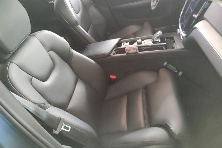 Used Volvo S60 2022 B4 Zhiyuan Luxury Edition