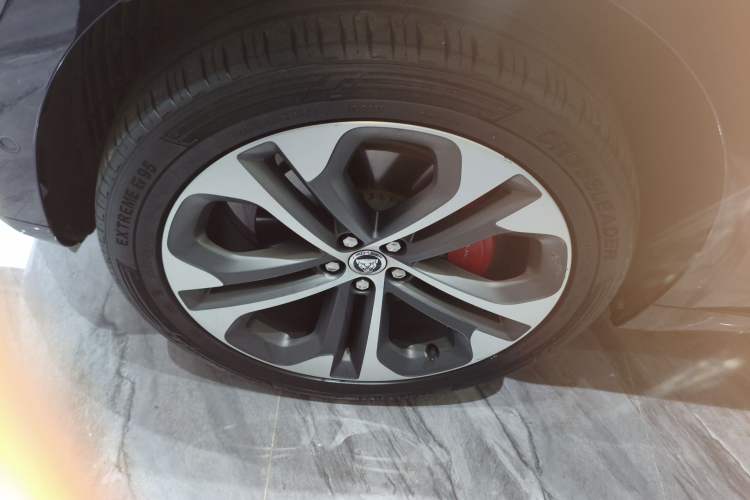 Used Jaguar F-PACE 2024 P250 R-Dynamic HSE
