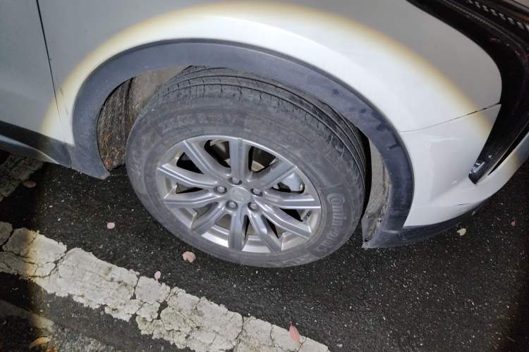 Used Cadillac XT4 2018 28T Two-Wheel Drive Leading Version Right Front Wheel Hub