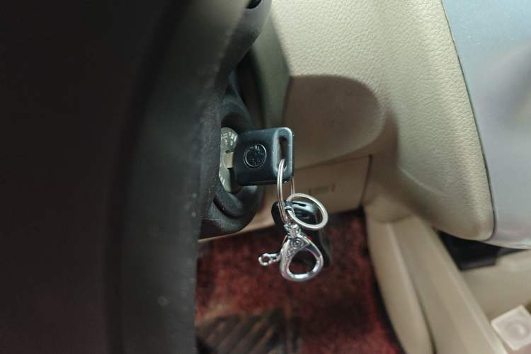 Used Venucia R50 2013 1.6L Manual Fashion Edition