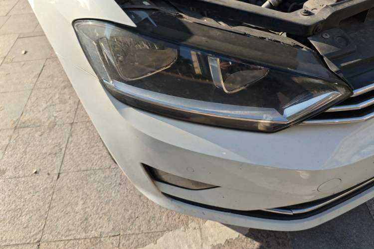 Used Volkswagen Golf Sportsvan 2018 230TSI Automatic Trend Edition Right Front Headlight