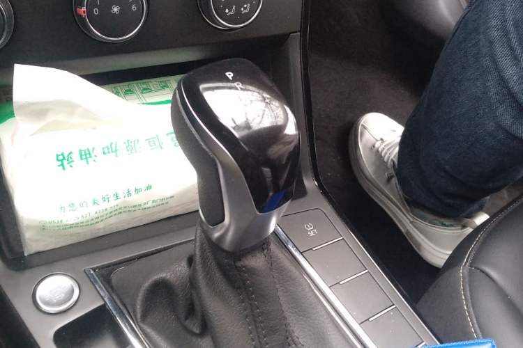 Used Volkswagen Passat 2019 280TSI Business Edition China VI Gear Lever