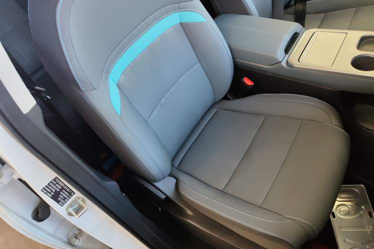 Used AION Y 2023 Plus 610 Enjoy Edition Right Front Seat