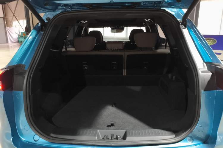 Used Chery Tiggo 8 PLUS C-DM 2025 1.5T 116 km Prestige Version 5 Seats
